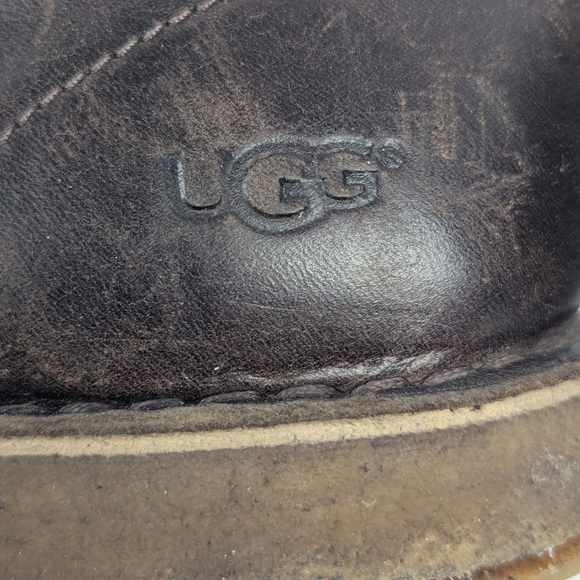 Ugg Leighton Size 9 Brown Leather Chukka With Flawed Heel main image 7
